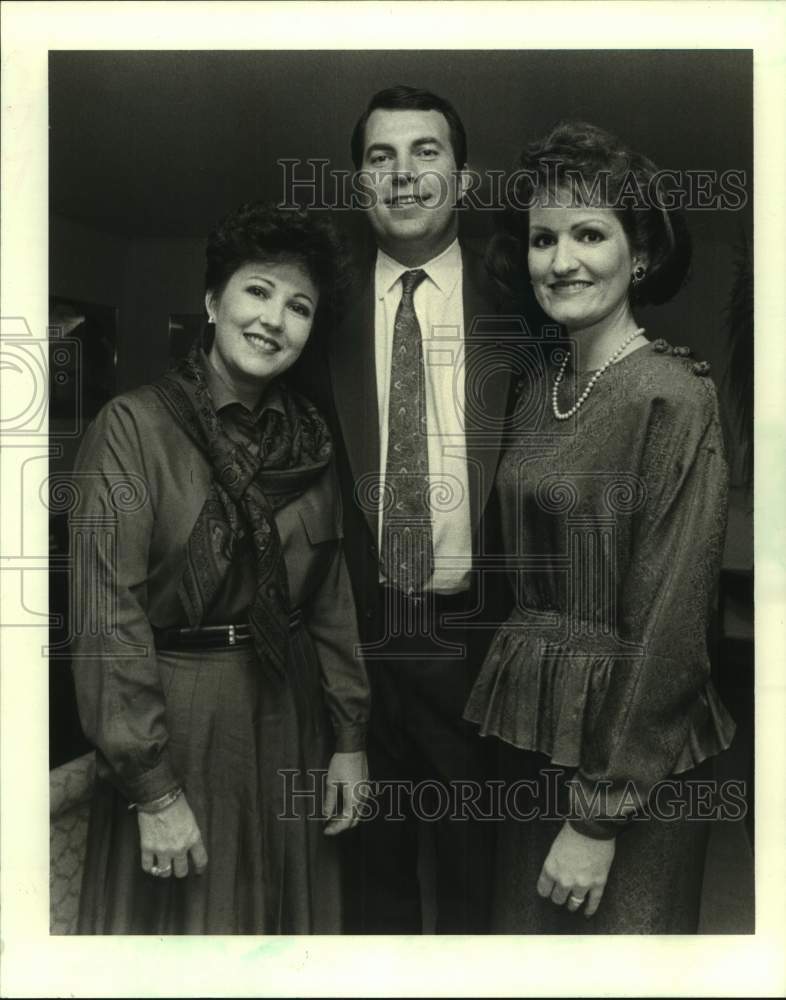 1988 Press Photo Mesdemoiselles - Doris Nelson with Larry and Cathy Lo ...