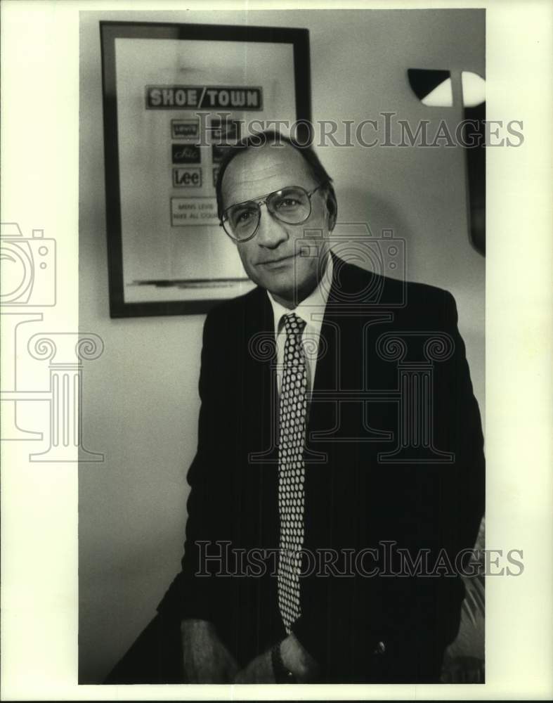 1988 Press Photo Martin Lewis, the new president of Wiener Enterprises - Historic Images