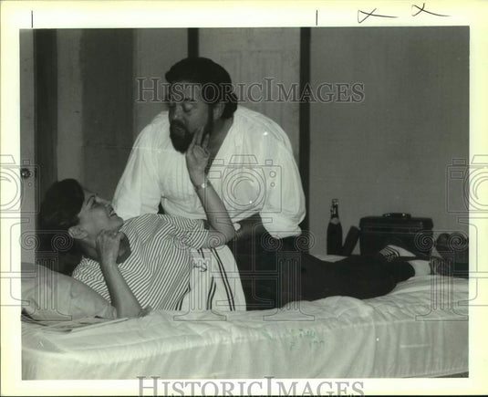 1992 Press Photo Allen Little and Arlene D. Morro star in "Lend Me a Tenor" - Historic Images