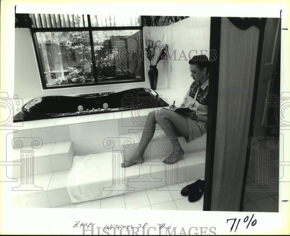 1993 Press Photo Frances at Jolimar Summit Recovery Center - Historic Images