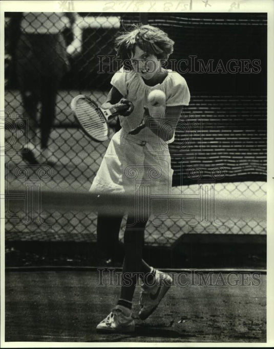 1979 Press Photo Tennis player Colleen Madden scores in girls twelve's - Historic Images