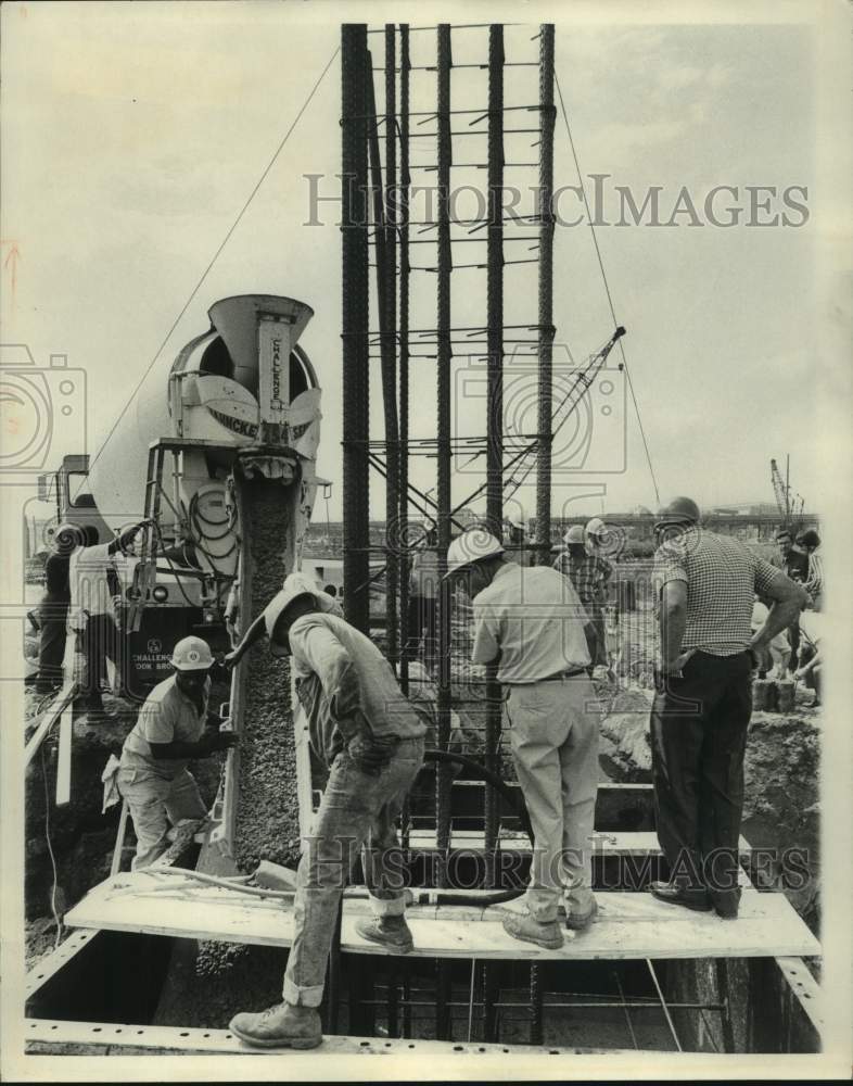 1971 Construction of sports stadium - Historic Images