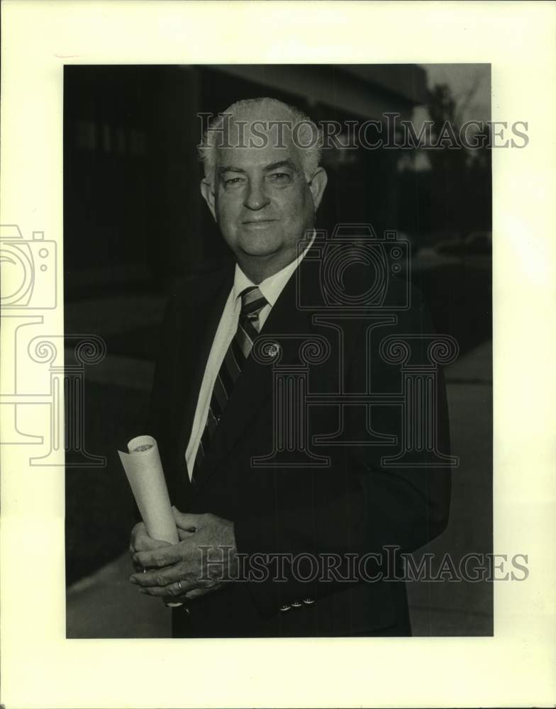 1987 Press Photo Frederick C. Lotz, honored as Senior Citizen of the Month - Historic Images