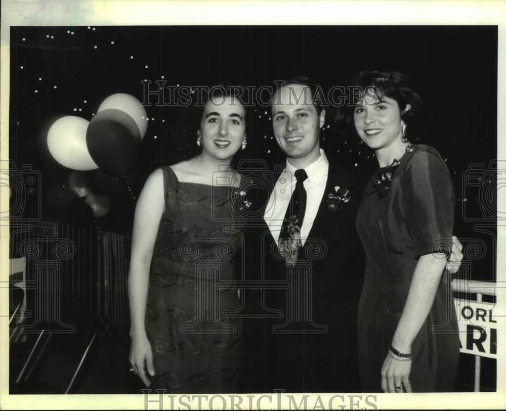 1992 Press Photo Debbie Longo, Tim Madden, Jude Oldinet attends Sweet Charities - Historic Images