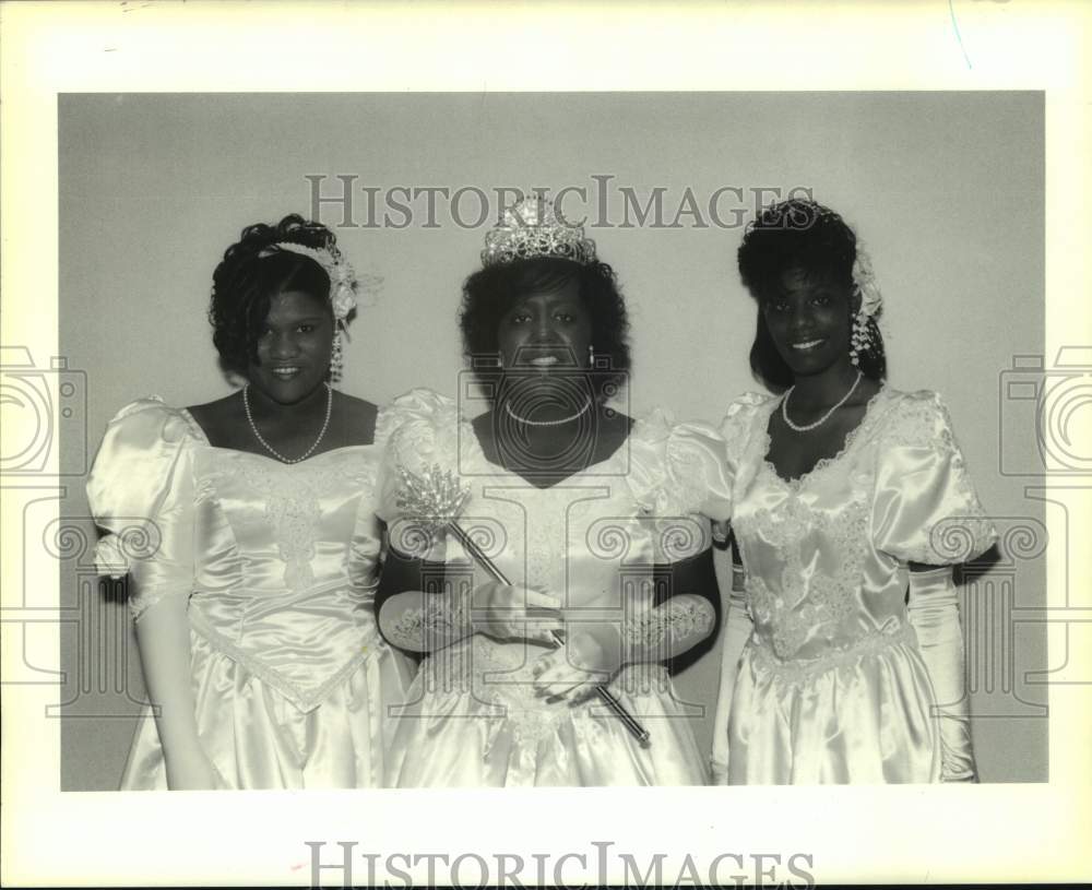 1995 Press Photo Kristian Buchanan, Latisha Mackey, Anthonise Reese-Debutantes - Historic Images