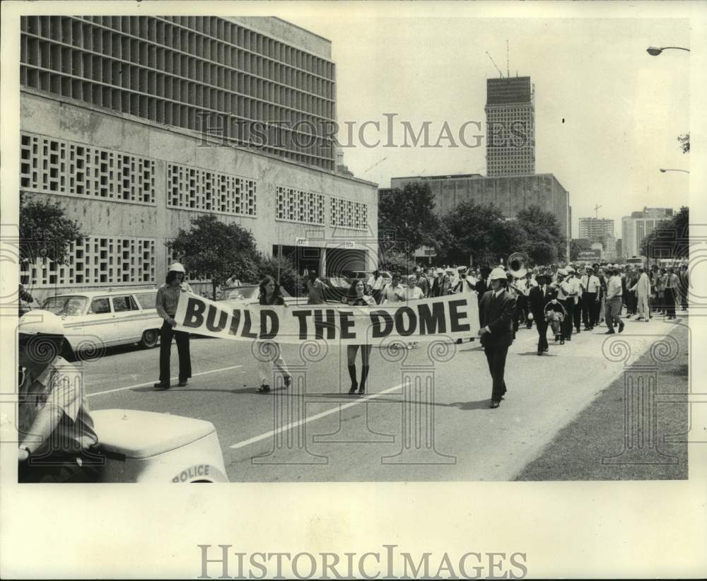 1971 Parade from City Hall to Domed Stadium Site - Historic Images