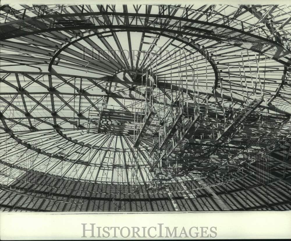 1970 Louisiana State University Auditorium roof construction - Historic Images