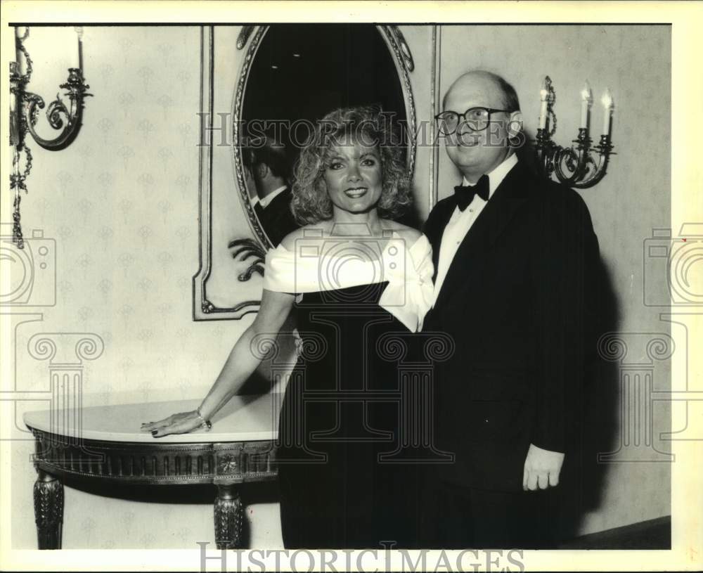 1990 Press Photo Michele &amp; Dr. Rene Louapro, Cystic Fibrosis Tennis Auction - Historic Images