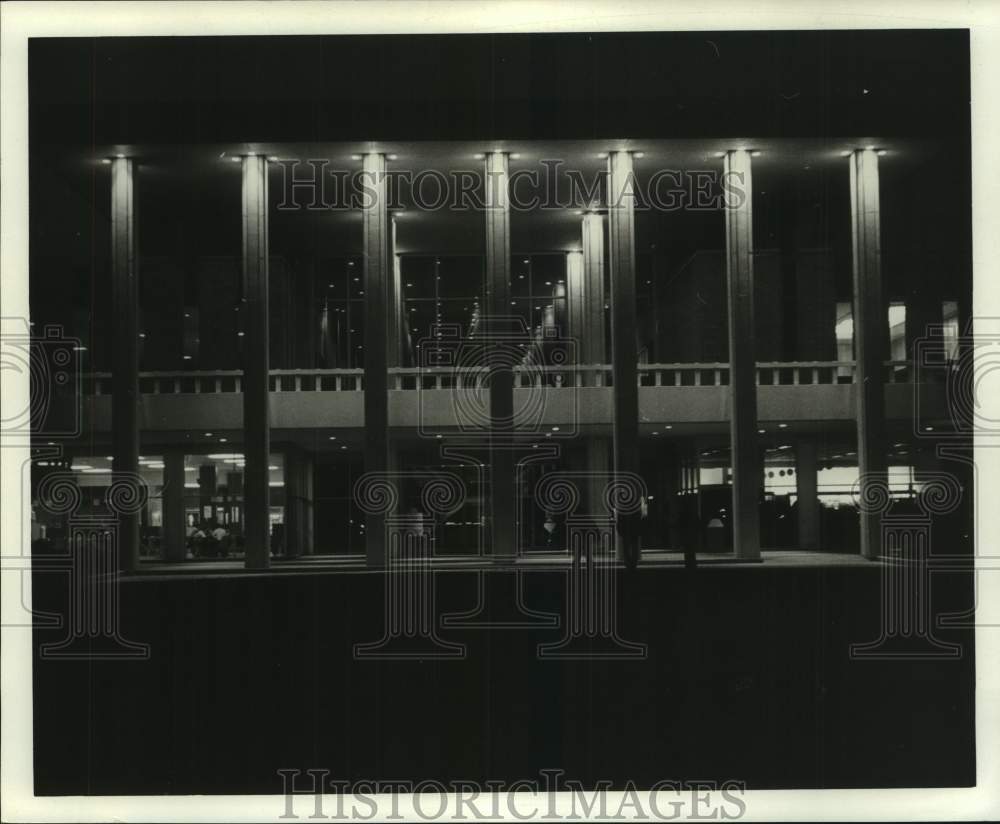 1974 Press Photo Louisiana State University New Orleans student - nob71704-Historic Images