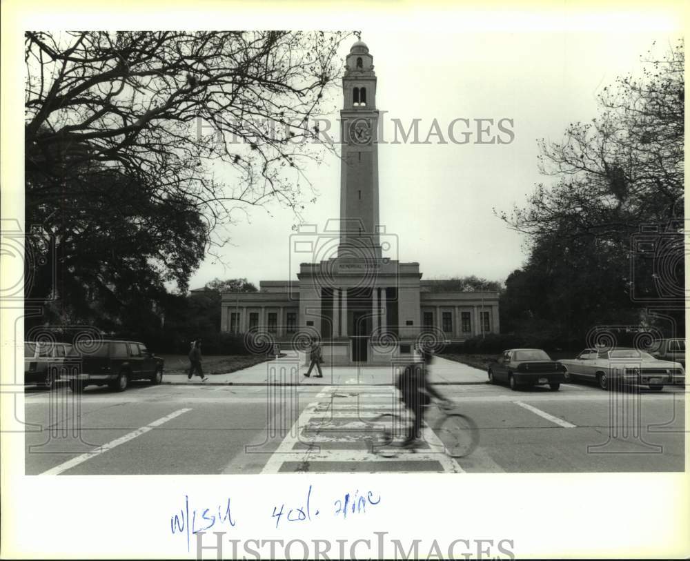 1994 Press Photo LSU campus deterioration - Memorial Tower - Historic Images