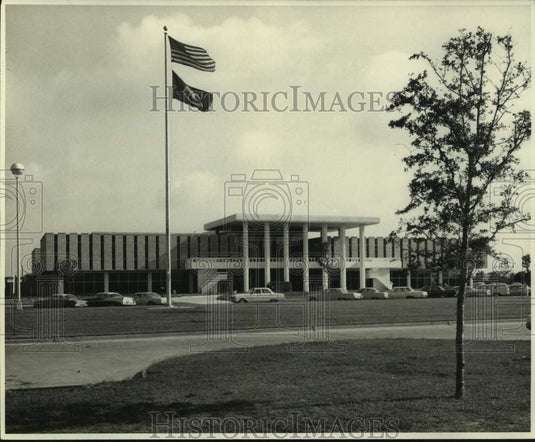 1967 Main entrance of Louisiana State University New Orleans-Historic Images