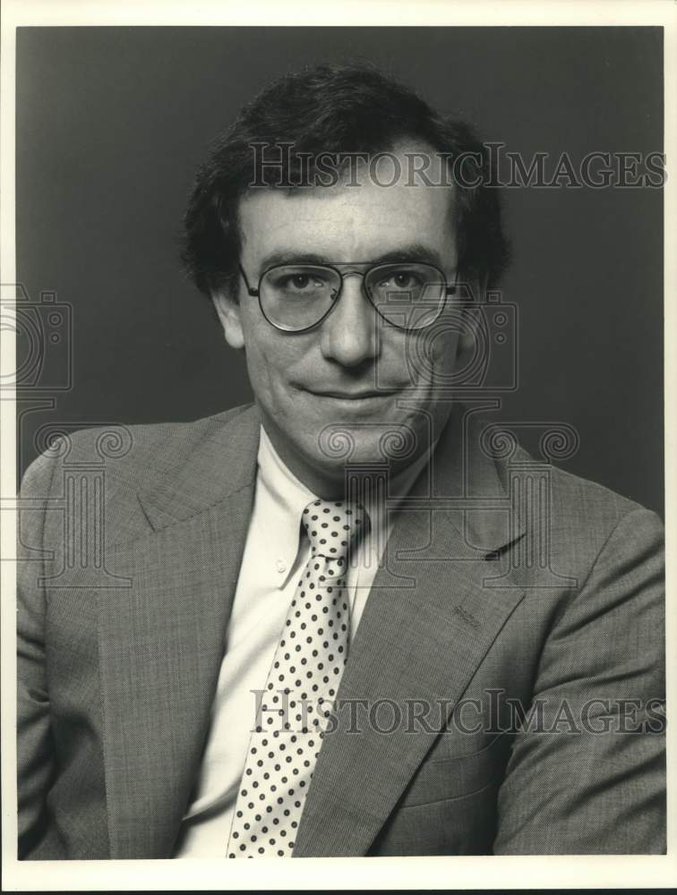 1988 Press Photo Bill Lynch Smiles For The Camera - Historic Images