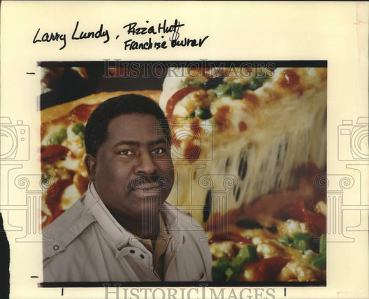 1993 Press Photo Larry Lundy, Pizza Hut franchise owner - Historic Images