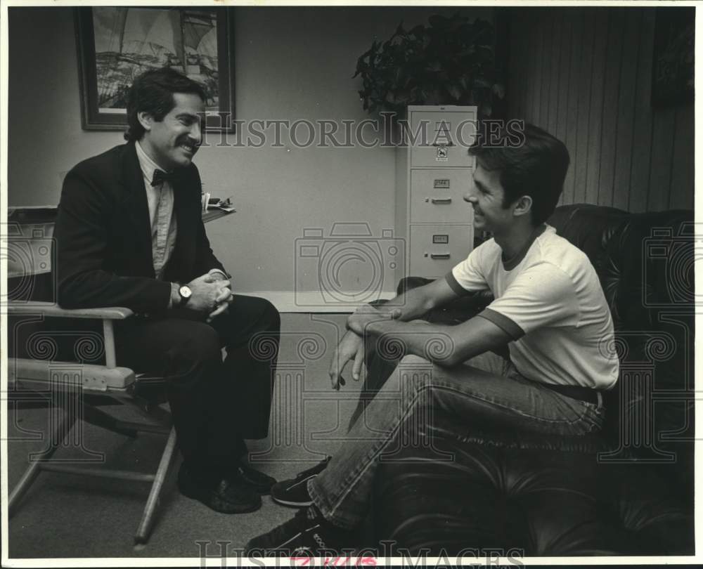 1986 Press Photo Alan Lubliner, director of Institute for Addiction Counseling - Historic Images