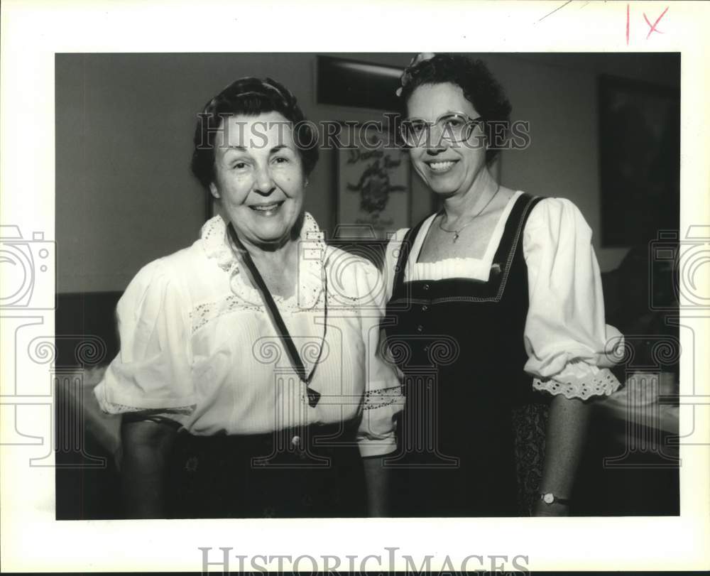 1994 Press Photo Deutsches Haus - Louise Lyons &amp; Brigitta Malm - Historic Images