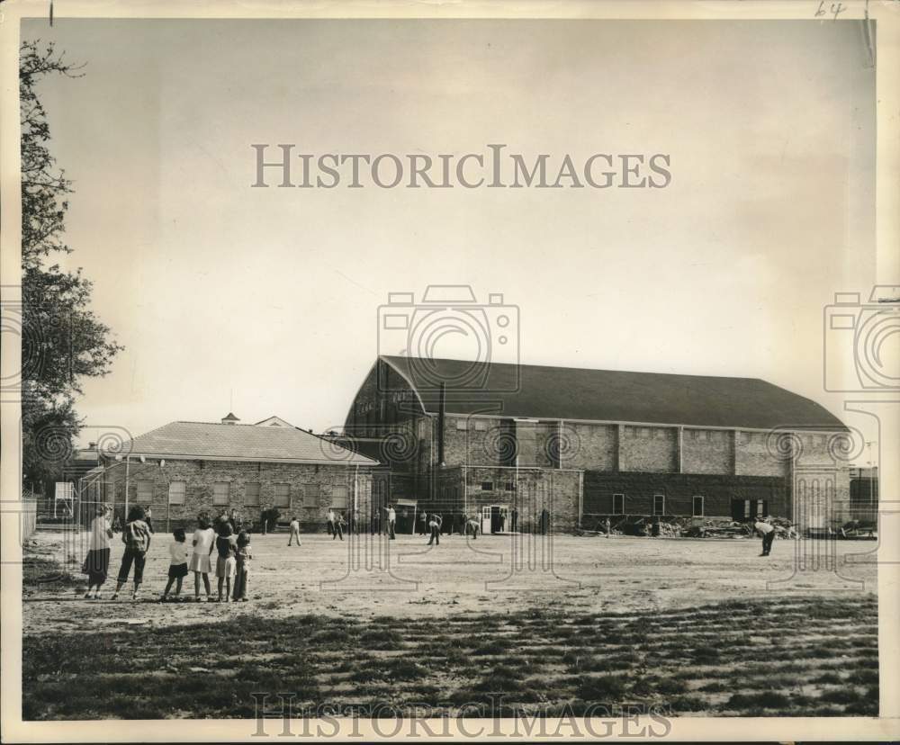 1949 First published picture of Lyons center after opening - Historic Images