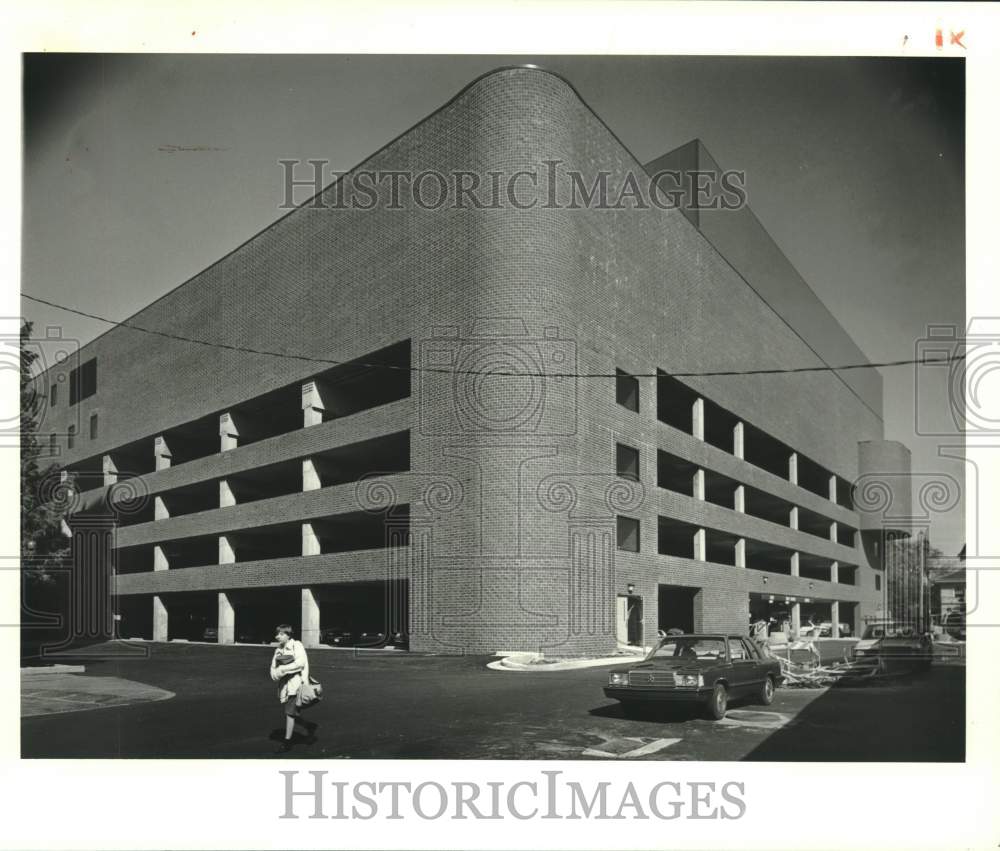 1988 Press Photo Nearly completed Sports Complex of Loyola University - Historic Images