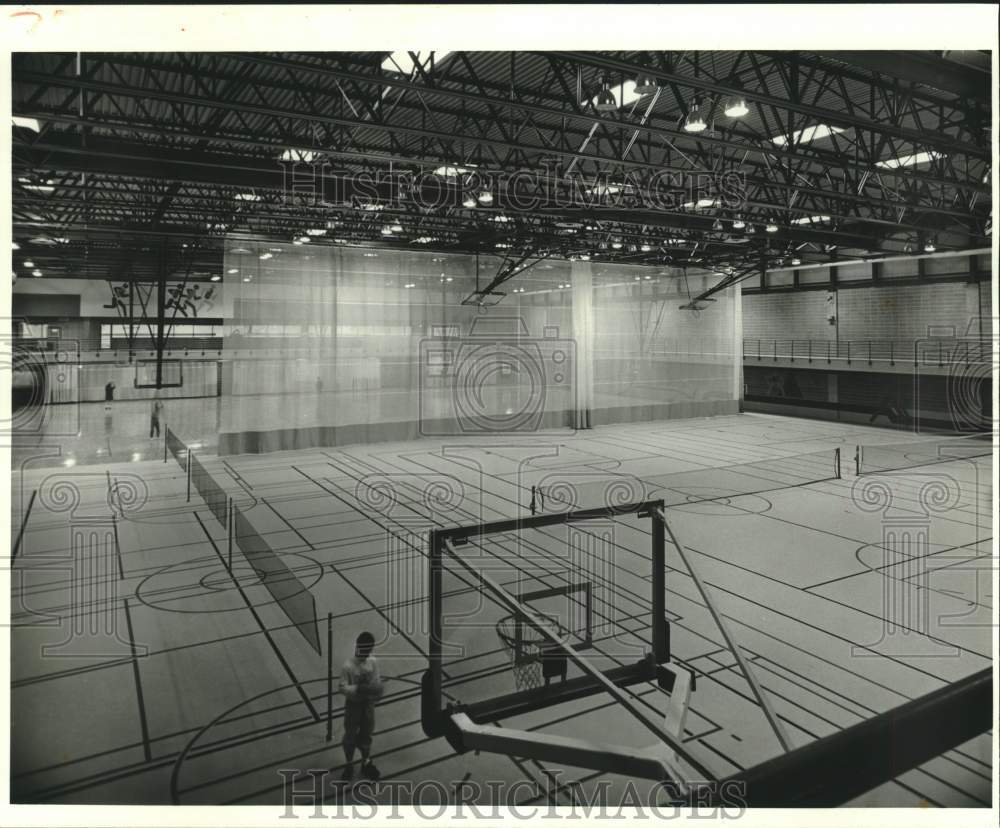 1988 Press Photo Interior of the Loyola University Sports Complex - Historic Images