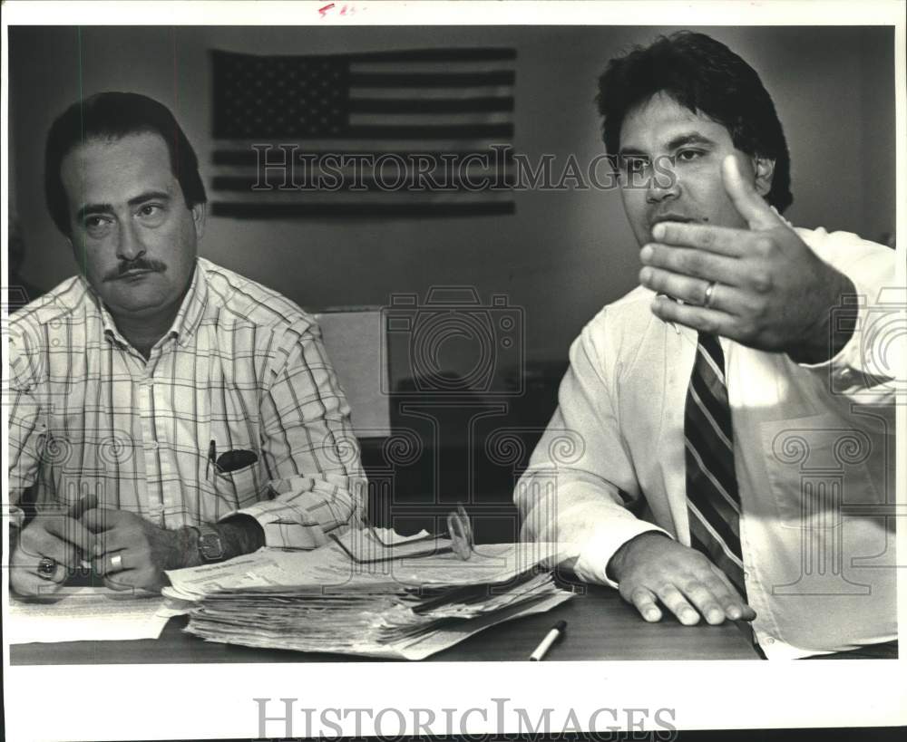 1987 Press Photo Don Ludlow &amp; Tony Giambelluca- Recall Harahan&#39;s Mayor petition - Historic Images