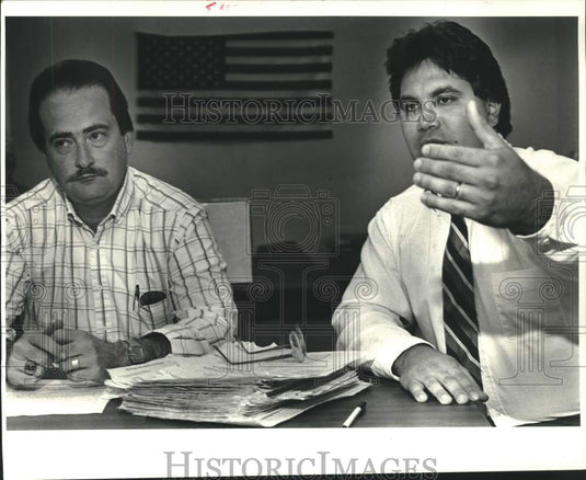1987 Press Photo Don Ludlow & Tony Giambelluca- Recall Harahan's Mayor petition - Historic Images