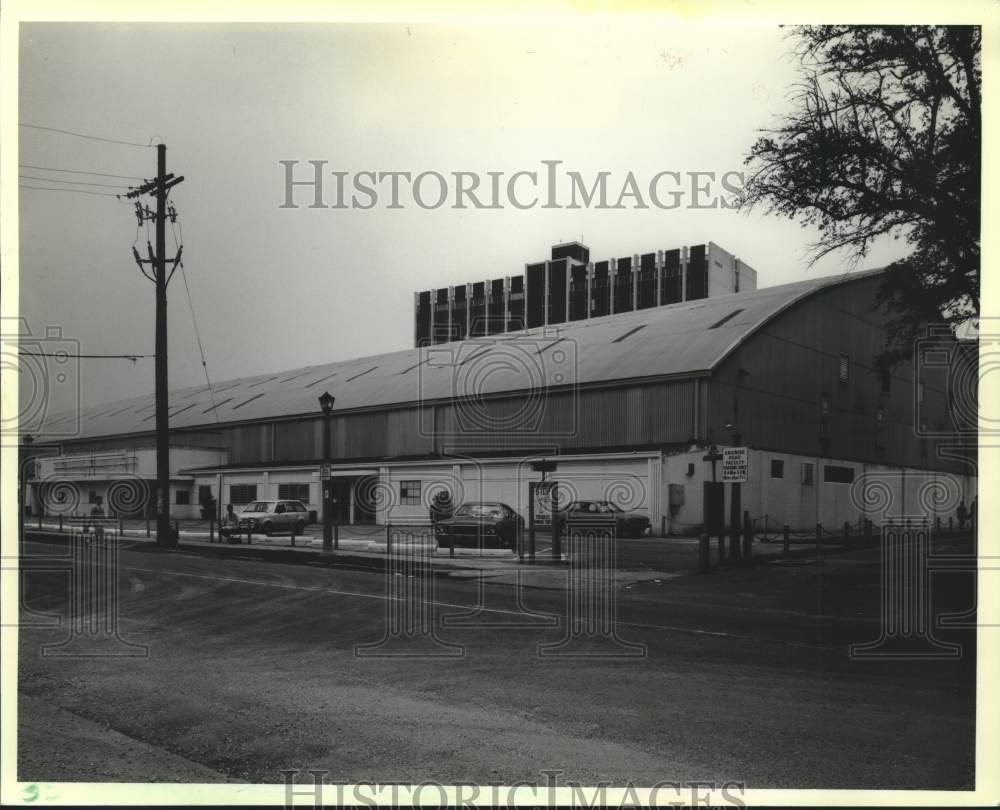 1986 Press Photo Loyola University Recreation Center on Feret Street - Historic Images