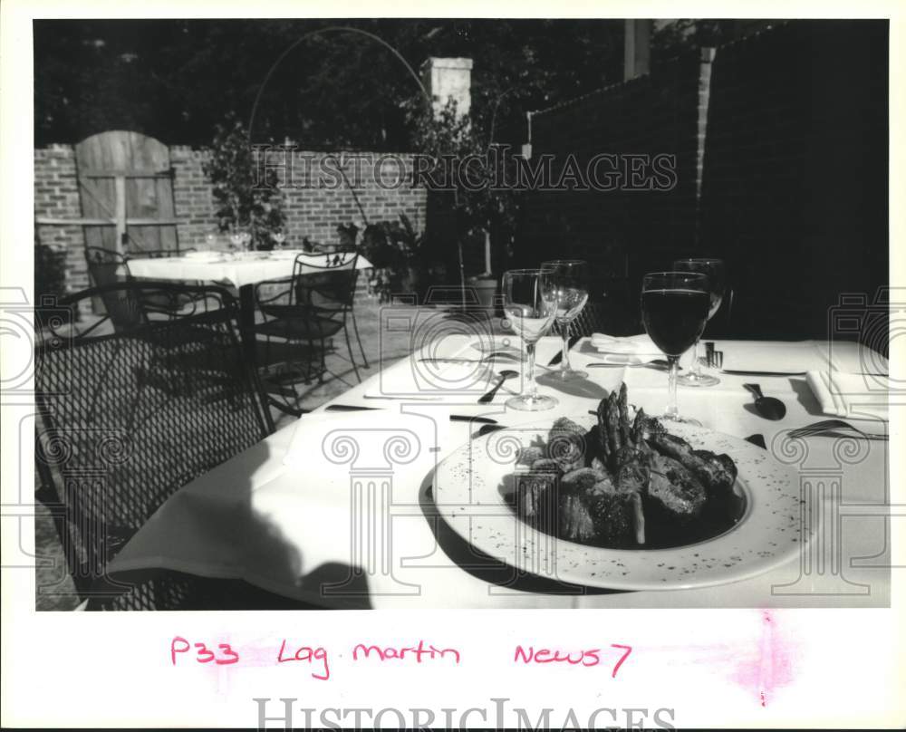 1995 Press Photo Patio dining in the sunshine available at Cafe Martinique - Historic Images