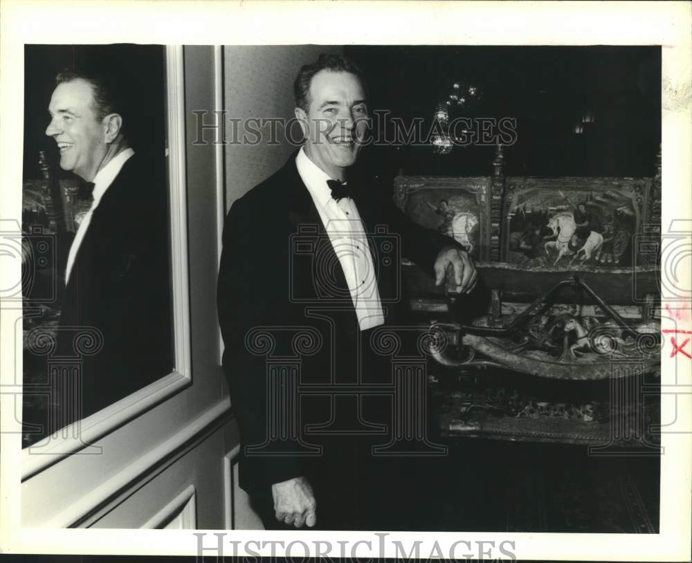 1990 Press Photo Evening in Paris - Dr. George Lyons - Historic Images