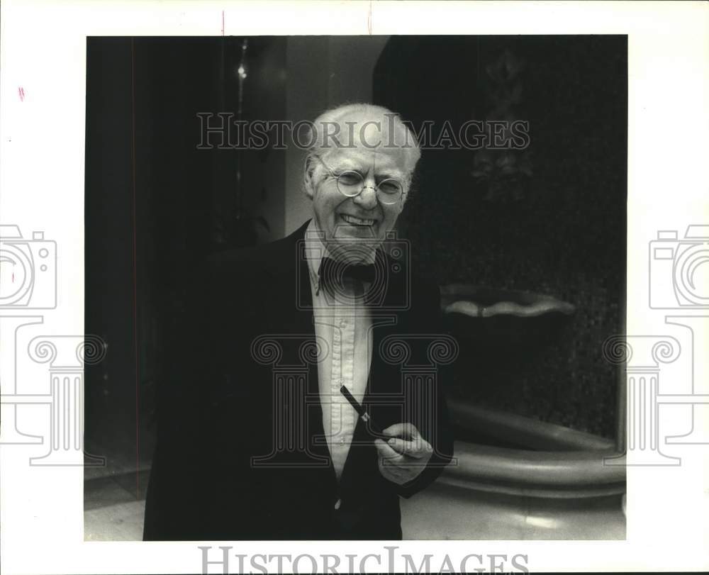 1987 Press Photo Russeil Lynes, Lecturer &amp; Author at the Royal Sonesta Hotel - Historic Images