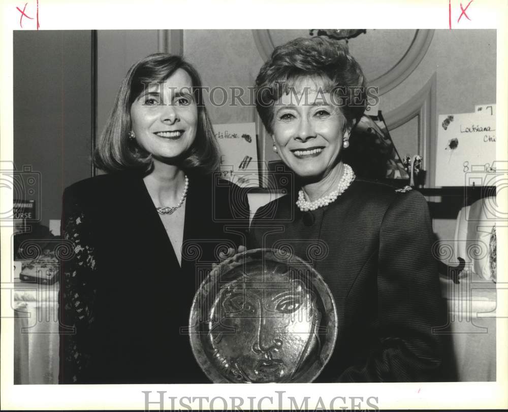 1994 Press Photo Mary Nass, Freda Lupin at Young Audiences Event - Historic Images