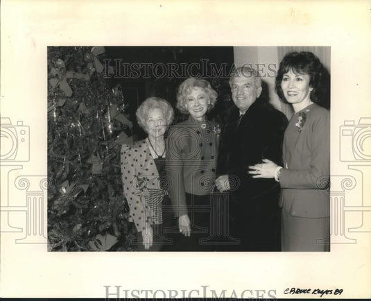 1989 Press Photo Mary Pumila, Freda & Dr. Ralph Lupin, Darlene Bisso at a Gala - Historic Images