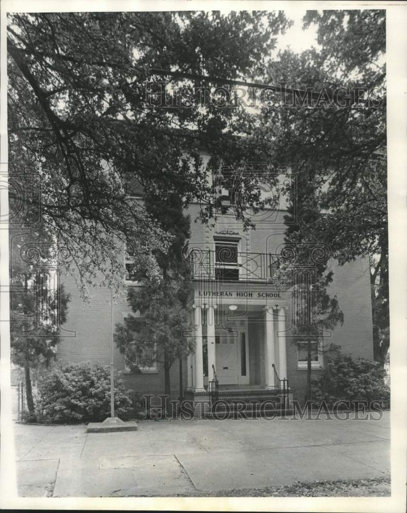 1974 Press Photo Entrance to the Lutheran High School - nob73344-Historic Images