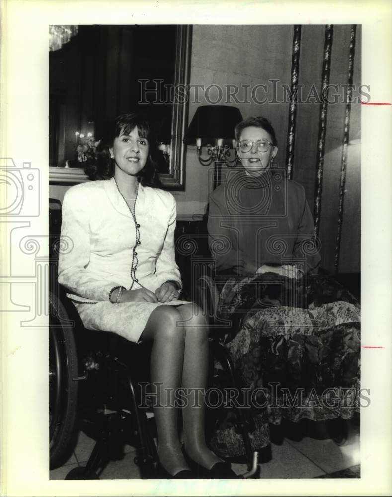 1994 Press Photo Yadi Mark, Sue Corriveau at Goodwill Awards - Historic Images