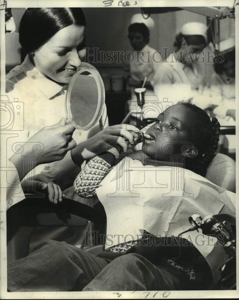 1973 Betty Bosse &amp; Lisa -Loyola University&#39;s dental hygienic clinic - Historic Images