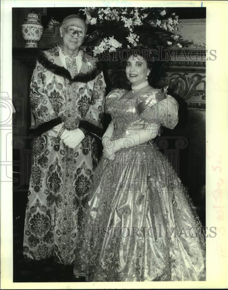 1993 Press Photo Tsar &amp; Tsarina Dr. Naomi Man of Alexis Ball - Historic Images