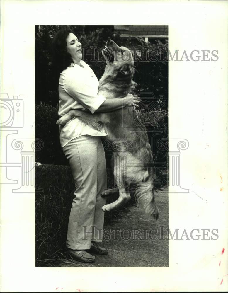 1987 Press Photo Dog Trainer Jean Manino With Dog To Appear In "Annie" Show - Historic Images