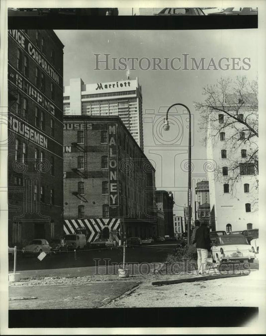Press Photo Maloney Trucking & Storage Inc., 133 North Front Street, New Orleans - Historic Images