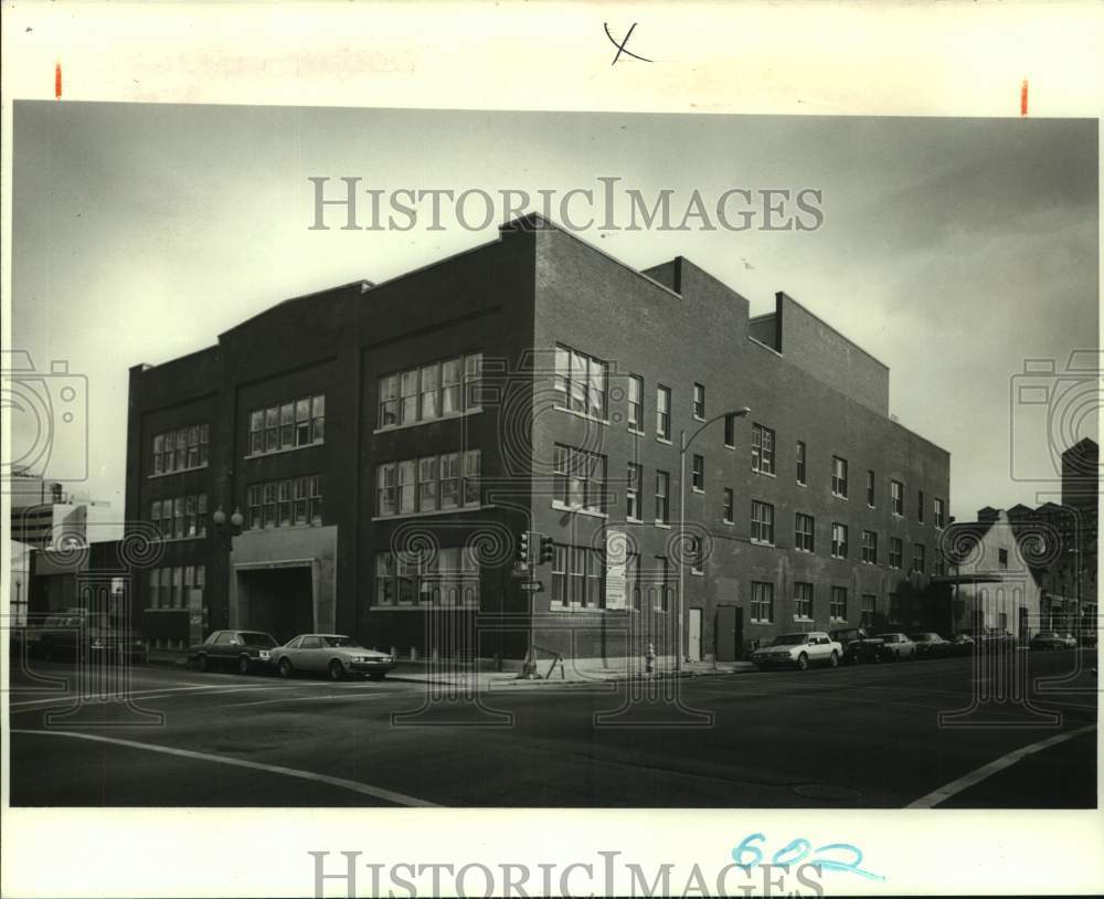 1986 Press Photo Magazine Place apartment development in the Warehouse District - Historic Images