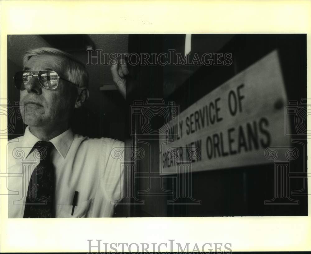 1993 Press Photo Pat Mallinson, Family Services Of Greater New Orleans Office - Historic Images