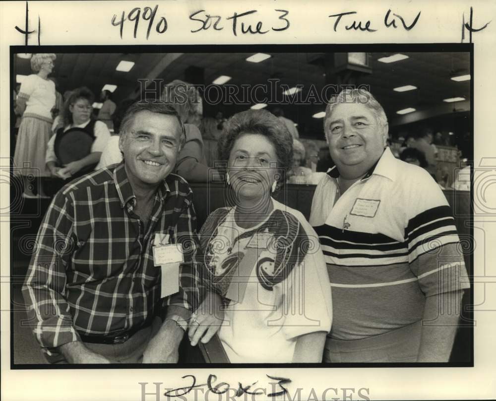 1990 Press Photo Don Fucich, Gail Nebel, Albert Martiny- St. Matthias Alumni - Historic Images