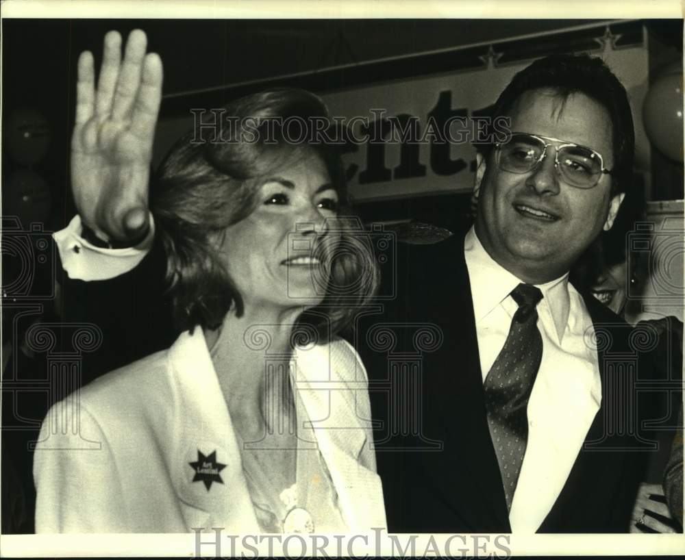 1987 Press Photo Art &amp; Stephany Lentini Enter Reception At Sheraton, Kenner - Historic Images