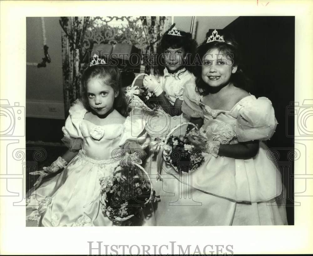 1994 Press Photo Floral Trail Queen and Court - Historic Images