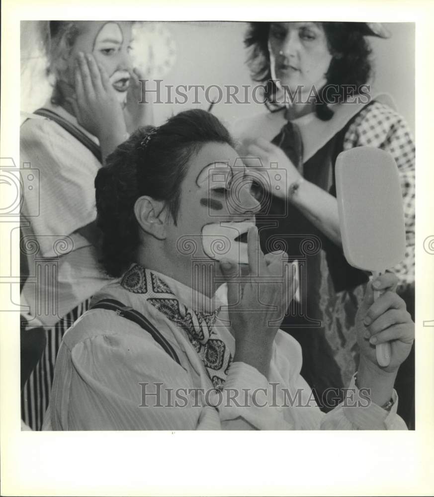 1989 Press Photo Clown Troupe for Telephone Pioneers of America Ozone Council - Historic Images