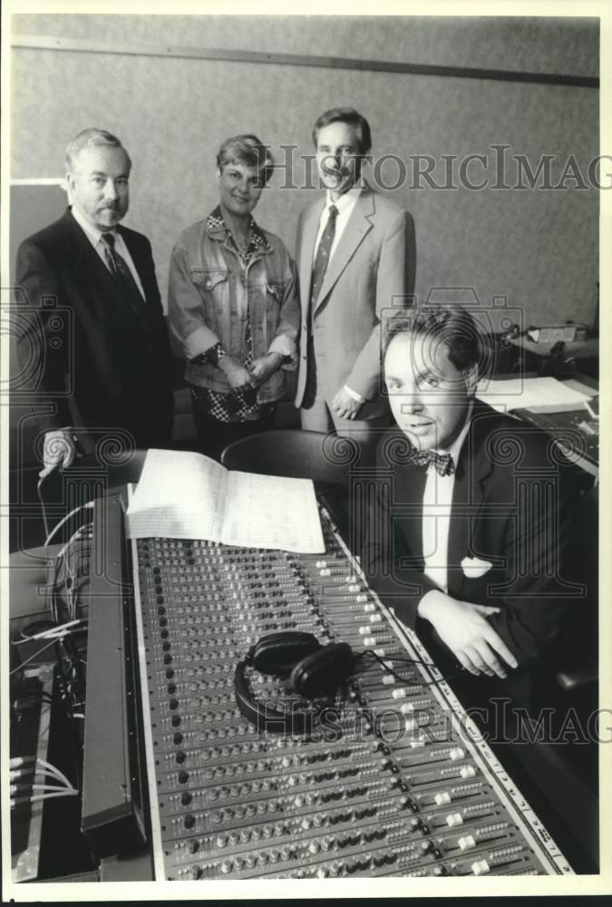 1992 Press Photo Michael Koss of Koss Classics with Grand Rapids Orchestra - Historic Images