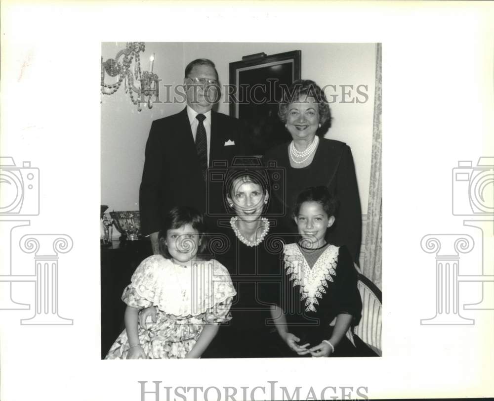 1993 Press Photo Henry Restarick, Lydia Toso and others of Mayflower Society - Historic Images