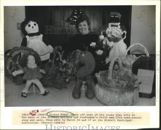 1991 Press Photo Mickey Kowal & items at Slidell Artists and Craftsmen's Guild - Historic Images