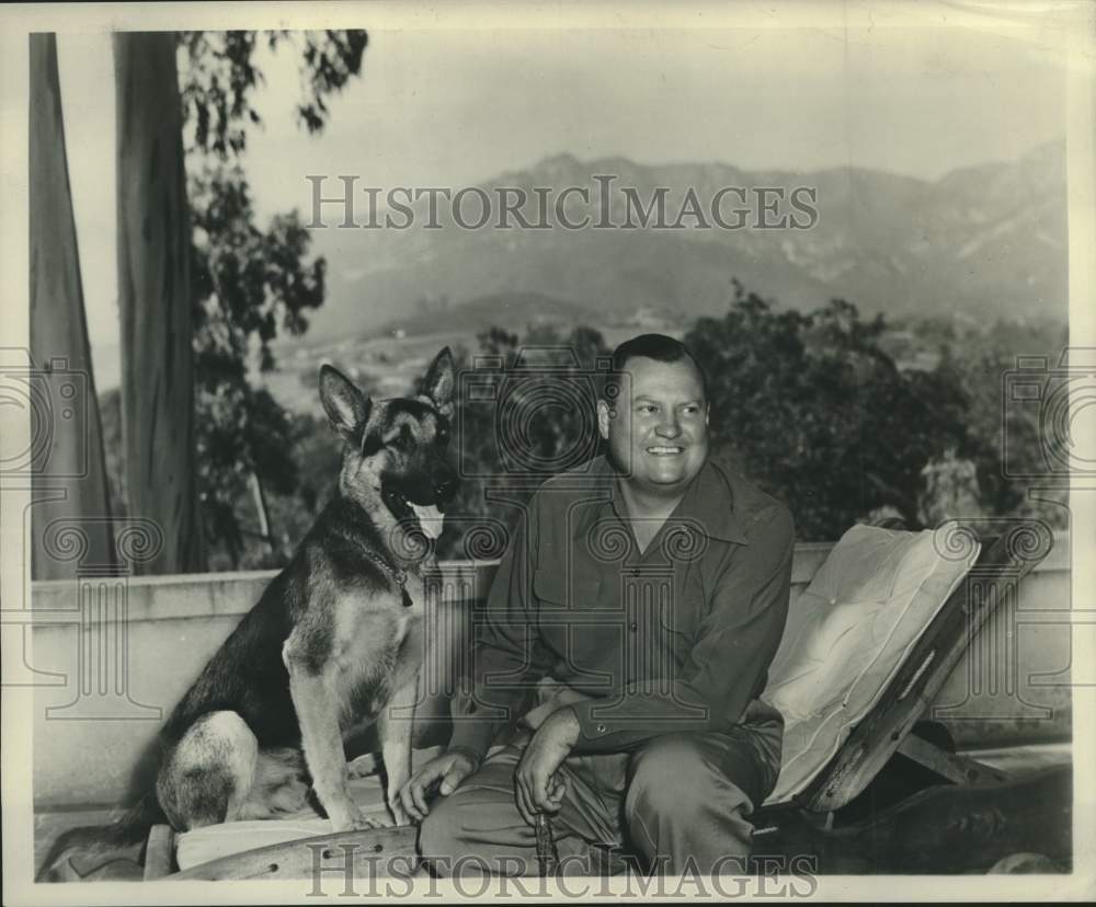 Press Photo Novelist John Jennings With German Shepherd, Santa Barbara, CA - Historic Images