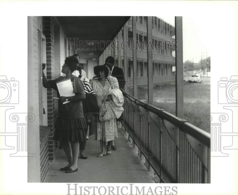 1994 Press Photo Carol Lang, principal of William Fischer Elementary School - Historic Images