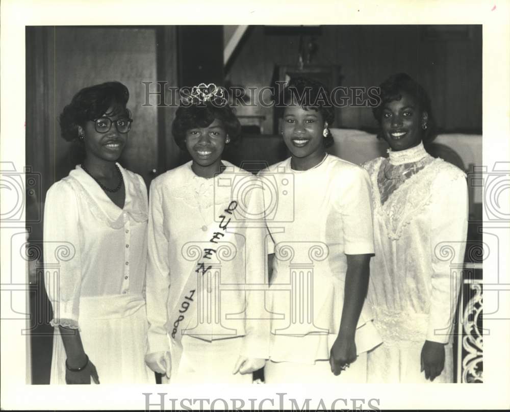 1988 Press Photo Group of women together for homecoming - nob76009 - Historic Images