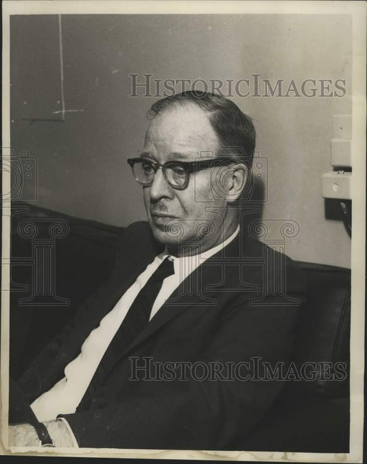 1962 Press Photo Gynecologist Dr. John McKelvey at LSU Medical School - Historic Images