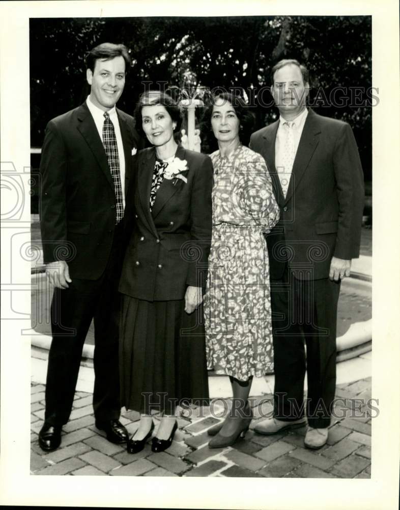 1994 Press Photo Alex and Flo Treadway, Ribby Fergusson, King Logan - Historic Images